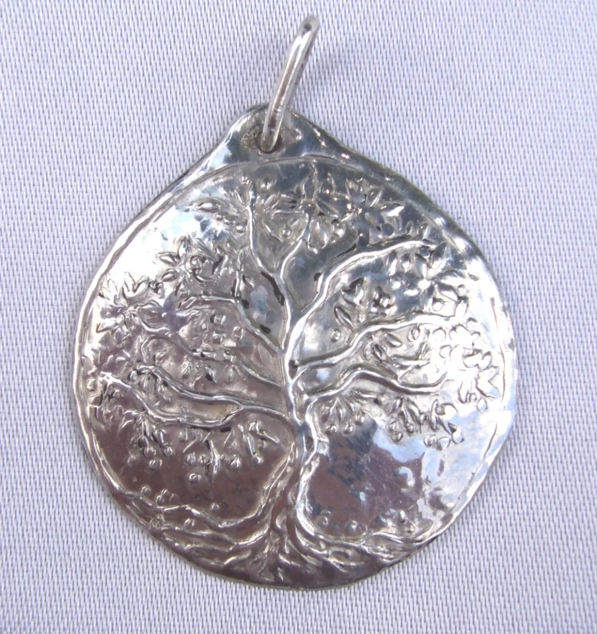 Collier,bague,anneaux en or et or-platiné-paladié 750-800-900/1000