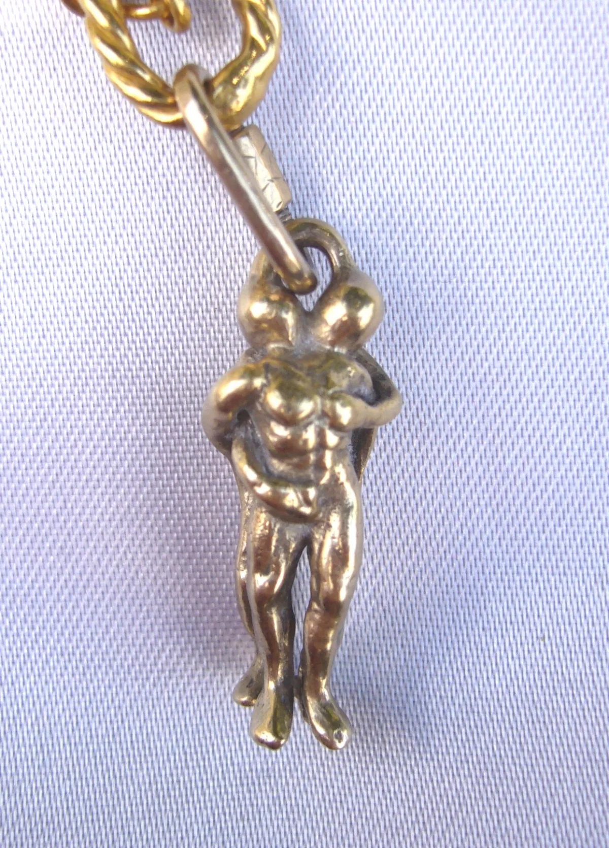 Collier,bague,anneaux en or et or-platiné-paladié 750-800-900/1000