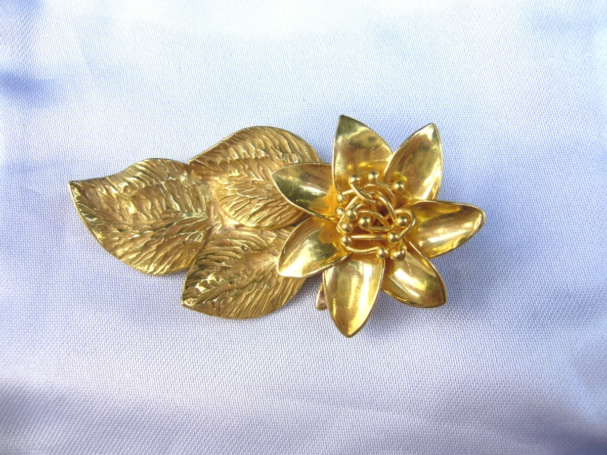Collier,bague,anneaux en or et or-platiné-paladié 750-800-900/1000