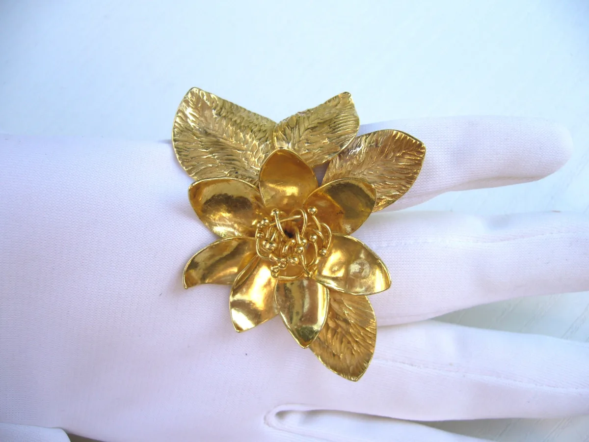 Collier,bague,anneaux en or et or-platiné-paladié 750-800-900/1000